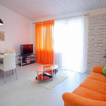 Nice In W/ 3 Bedrooms Appartamento