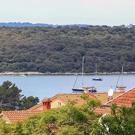 Appartamento Nice In W/ 3 Bedrooms Banjole