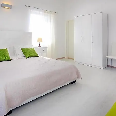 Nice In W/ 3 Bedrooms
